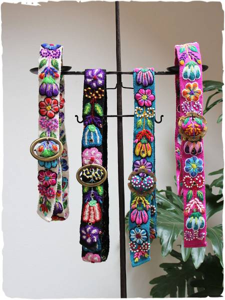 Cinturones bordados