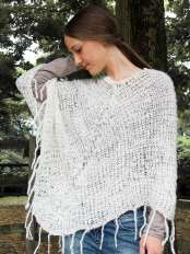 poncho di lana bianco rustico